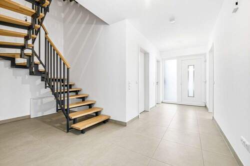 Flurbereich EG - 5 Zimmer Doppelhaushälfte in Bispingen