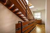 Treppenaufgang zum Dachgeschoss - 