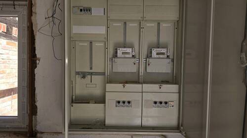 Haupt. El. Schrank - 