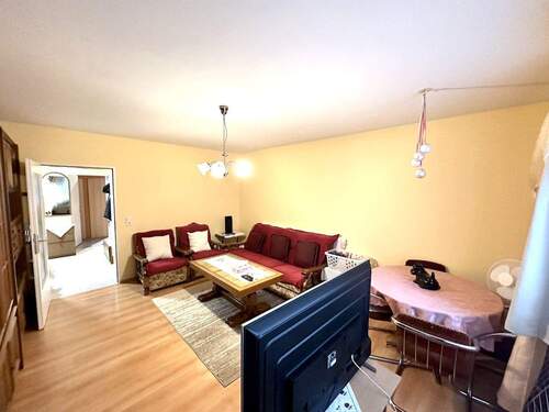 Wohnzimmer - 3 Zimmer Etagenwohnung in Neuss