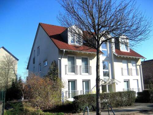 22 Ansicht von Straße links.JPG - 