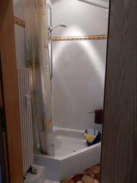 Gäste-WC mit Dusche - 