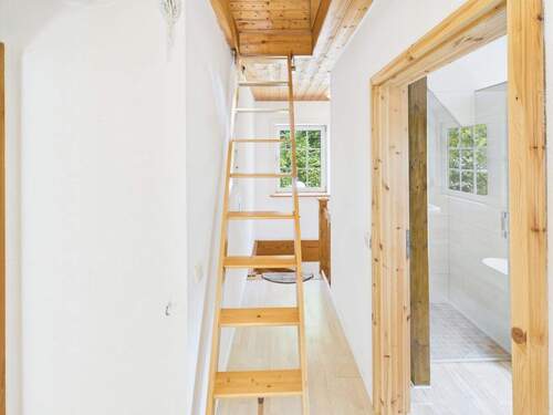 Flur - Anliegerwohnung - 