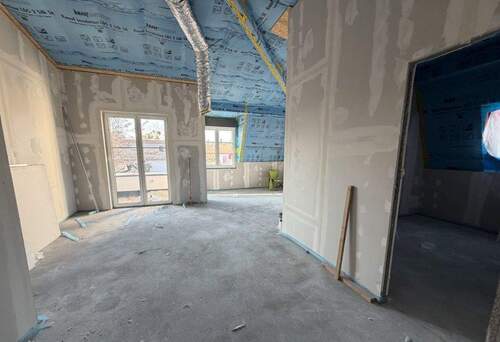 Wohnung mit Blick Richtung Balkon - 4 Zimmer Etagenwohnung in Stahnsdorf