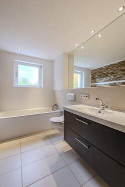 Tageslichtbad - Etagenwohnung mit 122,00 m² in Remseck am Neckar / Pattonville zum Kaufen