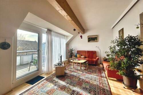 Wohnzimmer - 4 Zimmer Etagenwohnung zum Kaufen in Stuttgart