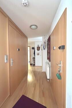 links Aufzugtür/2. Wohnungstür - 