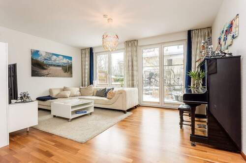 Wohnzimmer - 5 Zimmer Reihenmittelhaus zum Kaufen in Berlin