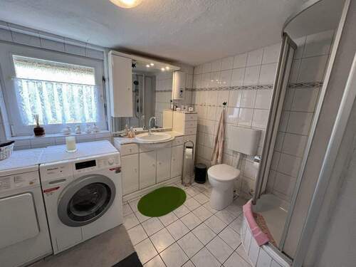 EG Tageslichtbad mit Dusche.JPG - 