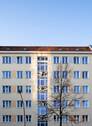 Fassade - Investieren in Wilmersdorf: Helle 4-Zi.-Wohnung mit Südbalkon & Top-Grundriss -vermietet!