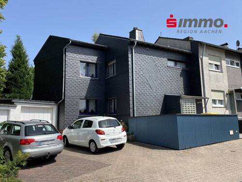 Außenansicht - Kleines Reihenendhaus mit Garage