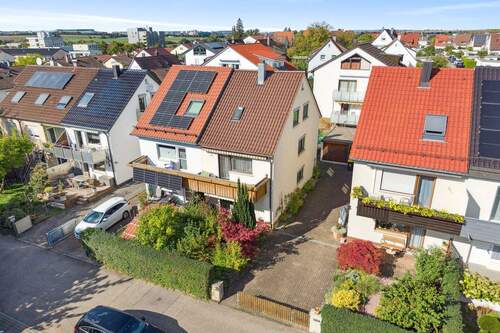 Doppelhaushälfte mit Garage - Wohn(t)raum zum Mitgestalten: Doppelhaushälfte mit Entwicklungspotenzial