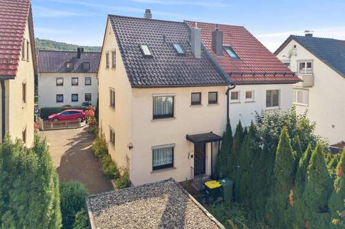 Ruhige und gefragte Lage - 5 Zimmer Doppelhaushälfte zum Kaufen in Gerlingen