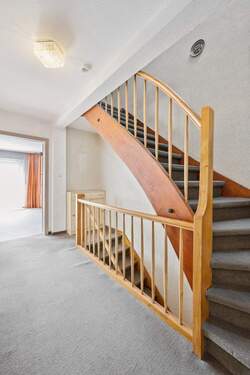 Treppenaufgang - Doppelhaushälfte mit 117,00 m² in Gerlingen zum Kaufen