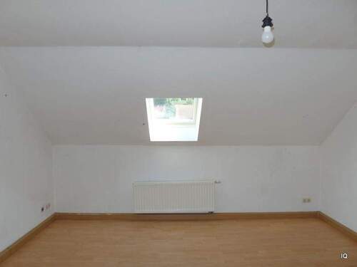 Wohnzimmer - 3 Zimmer Etagenwohnung in Roßwein