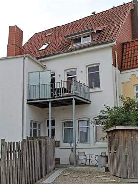 Eingang zu den Wohnbereich 2022 - 5 Zimmer Mehrfamilienhaus, Wohnhaus zum Kaufen in Wesselburen