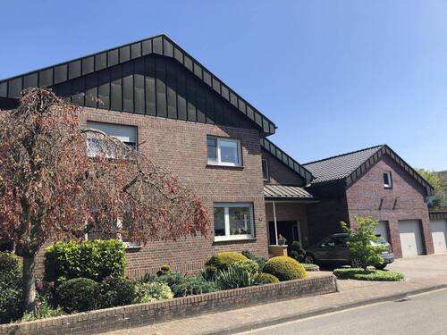 Gesamtansicht - 7 Zimmer Mehrfamilienhaus, Wohnhaus zum Kaufen in Neuenkirchen