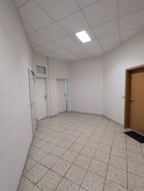 Hausflur Blick zum Eingang - 