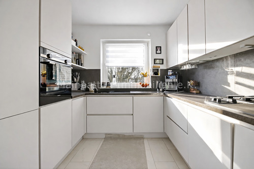 Küche - 4 Zimmer Etagenwohnung zum Kaufen in Frankfurt am Main