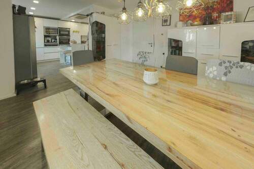 Essplatz EG - Familienglück auf großzügigem Raum Mehrgenerationenhaus mit Büro und Einliegerwohnung in Magstadt