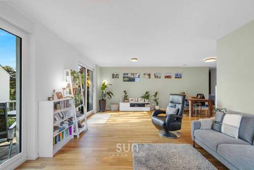 Wohnzimmer - 3 Zimmer Etagenwohnung zum Kaufen in Frankfurt am Main