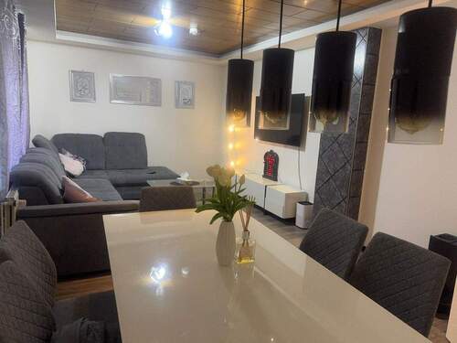 6535c610-73b4-4875-92d0-936a502a1a1d.jpg - 