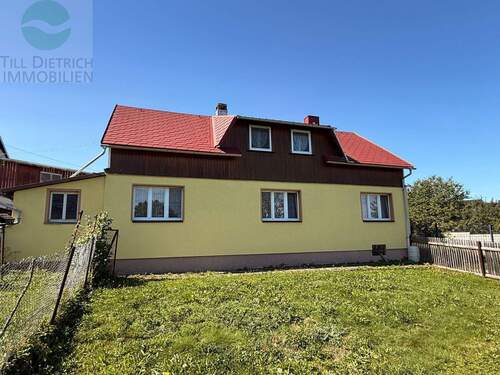 Hausansicht - Familienfreundliches Einfamilienhaus mit großem Grundstück und Nebengebäude in Ilmenau