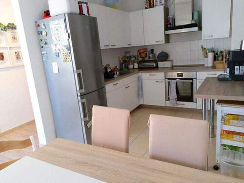 Einbauküche - kann von den jetzigen Mietern übernommen werden. - 