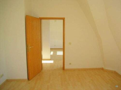 Wohnzimmer (Beispielbild) - Etagenwohnung mit 78,90 m² in Dresden zur Miete