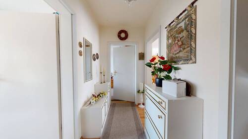 Flur - 2 Zimmer Etagenwohnung in Markkleeberg