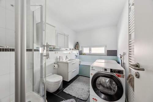 Tageslichtbad mit WM-Anschluss - 