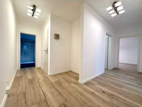 Flur - 3 Zimmer Etagenwohnung in Kaarst