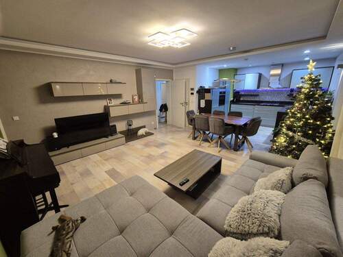 Wohnzimmer - 5 Zimmer Bungalow zum Kaufen in Winterbach