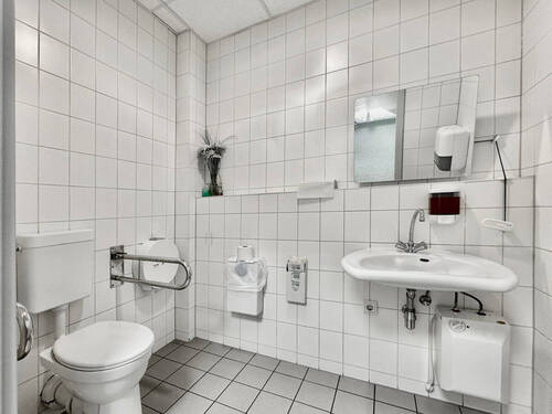 Gewerbeeinheit 1 - Mehrfamilienhaus, Wohnhaus in Oschersleben zum Kaufen