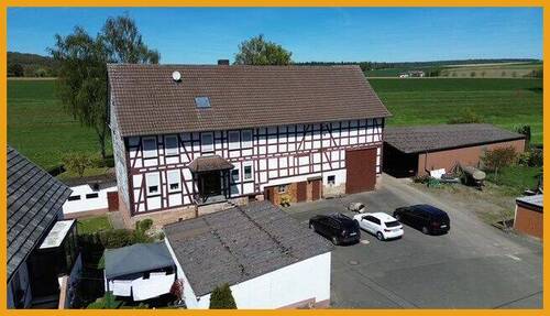Hofansicht aus der Luft - 