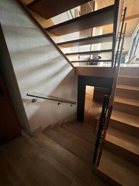 Treppenhaus - Mehrfamilienhaus, Wohnhaus mit 169,50 m² in Freiberg am Neckar zum Kaufen