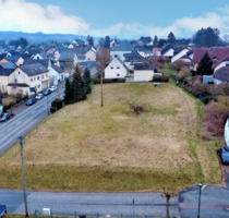 Großzügiges Grundstück mit Baugenehmigung - Jetzt sichern! - Holzhausen