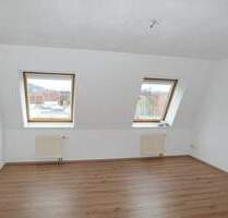Frei ab sofort: Gemütliche 2-Zimmer-Wohnung mit Laminatboden und Wanne + Dusche * Aufzug vorhanden - Freital