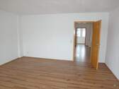 Wohnzimmer - 2 Zimmer Etagenwohnung zum Kaufen in Freital