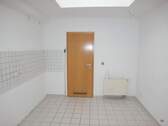 Küche mit Oberlicht - 2 Zimmer Etagenwohnung in Freital