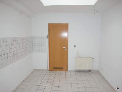 Küche mit Oberlicht - 2 Zimmer Etagenwohnung in Freital