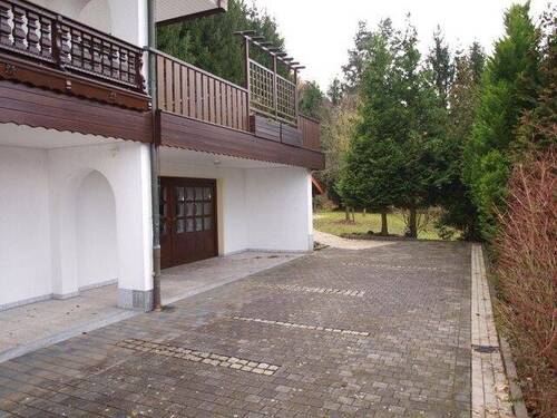 Zufahrt - 2 Zimmer Mehrfamilienhaus, Wohnhaus in Heringen (Werra) / Lengers