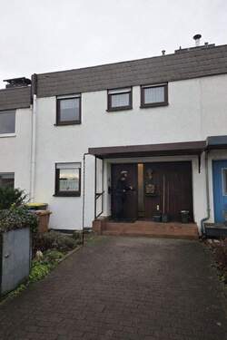 Ansicht - Reihenmittelhaus mit Potenzial in schöner Wohnlage