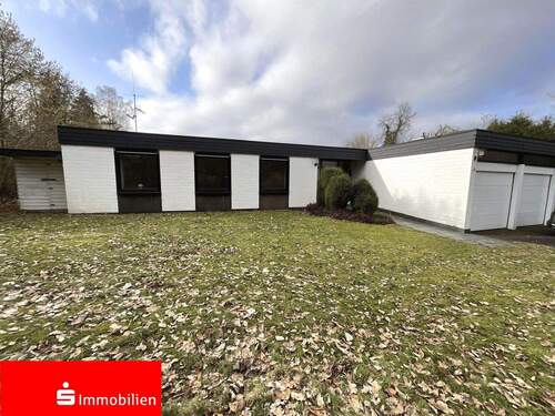 Außenansicht - Vielseitiger Bungalow auf großem Grundstück!