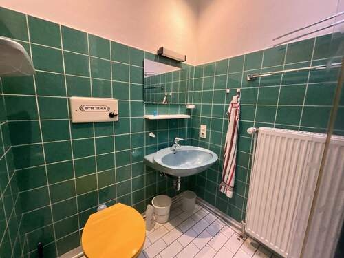 Badezimmer im Gästebereich - 