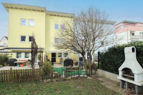 Garten - Gepflegtes Reihenmittelhaus mit Garten, Garage und 2 Freistellplätzen in Münchingen. Energieeff. 'A'