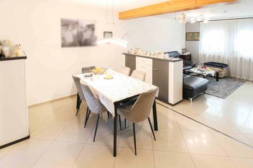 Esszimmer und Wohnzimmer - 