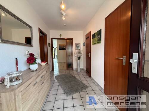 Diele - 6 Zimmer Reihenendhaus in Neuss