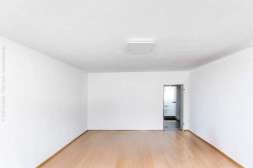 Wohnzimmer - 2 Zimmer Etagenwohnung in Neu-Isenburg