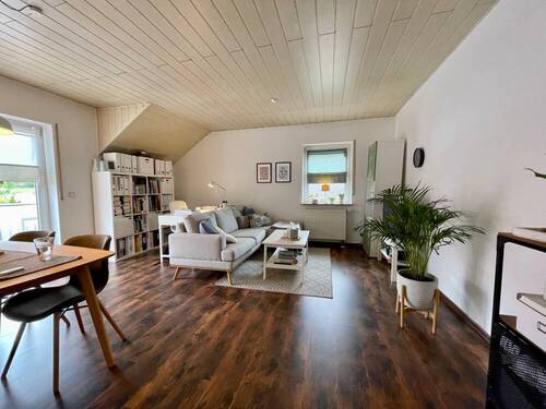 Wohn-Esszimmer I_2 - +++ Helle 2-Zimmer-DG-Wohnung im Lautertal +++